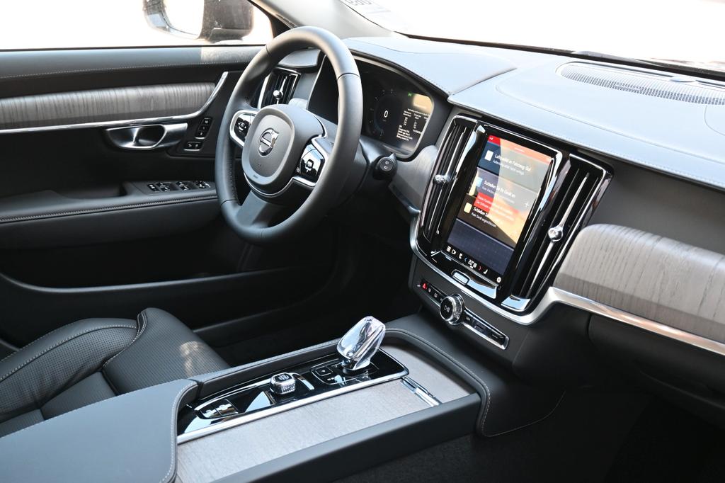 Volvo V90 Cross Country