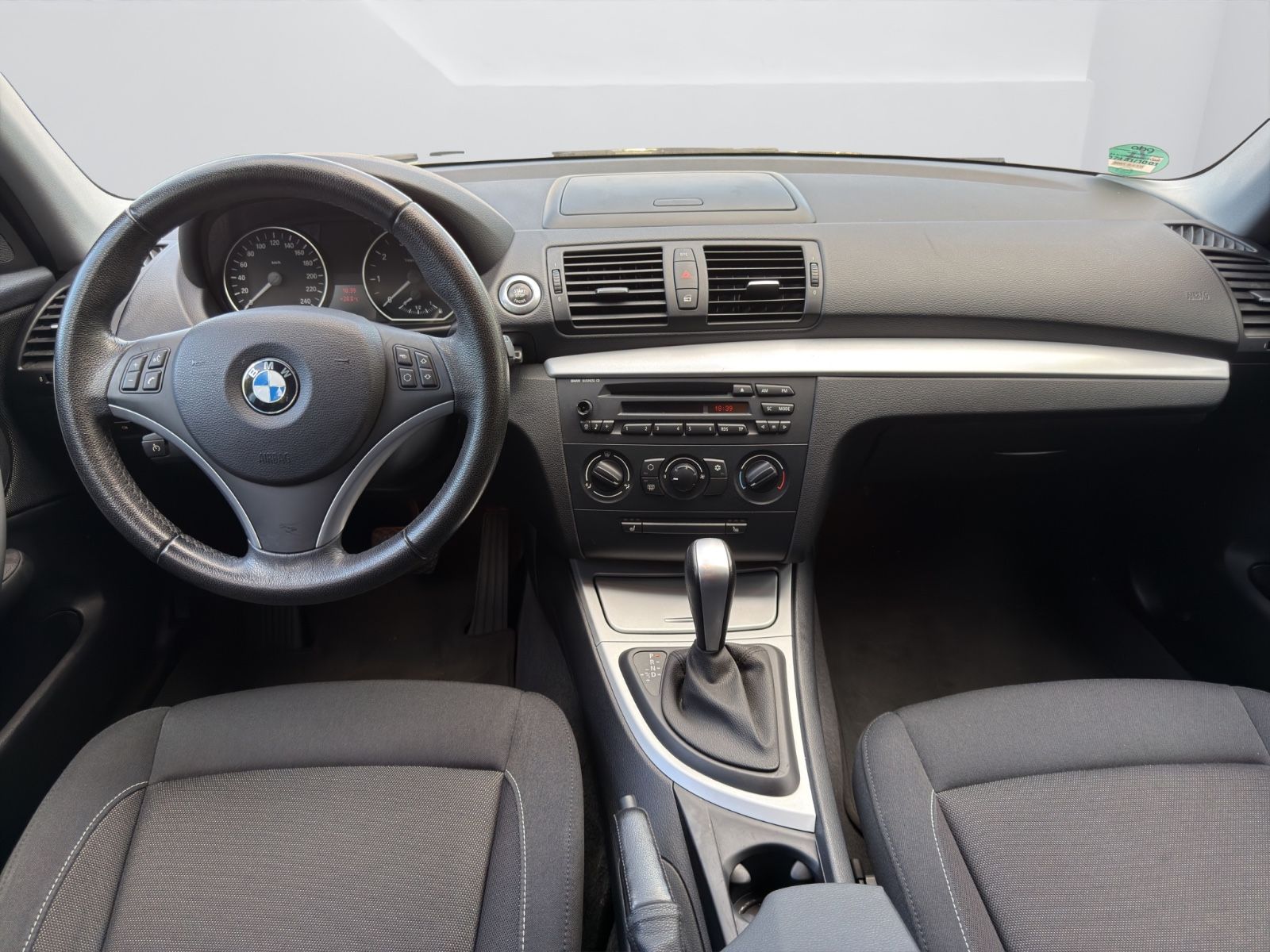 Fahrzeugabbildung BMW 118 1 Limousine*2.Hand*Automatik*Xenon*
