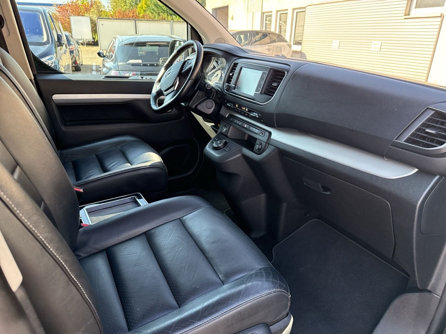 Fahrzeugabbildung Opel Zafira Tourer M 2.0 D EU6d-T Life HUD Navi Leder