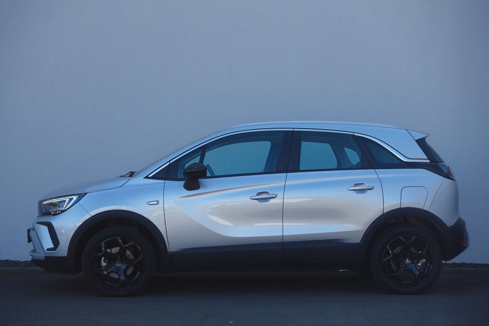 Fahrzeugabbildung Opel Crossland 1.2 Elegance Navi,Sitzh.,PDC,Kamera
