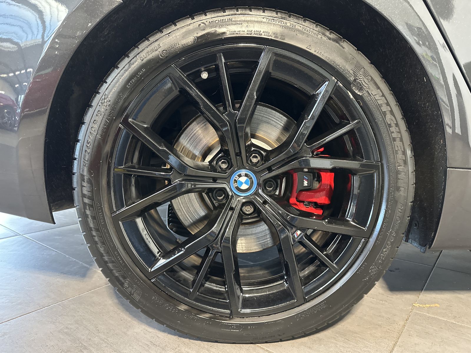 Fahrzeugabbildung BMW 530e Touring xD M-Sport Pro NAV+LASER+19ZOLL+HUD