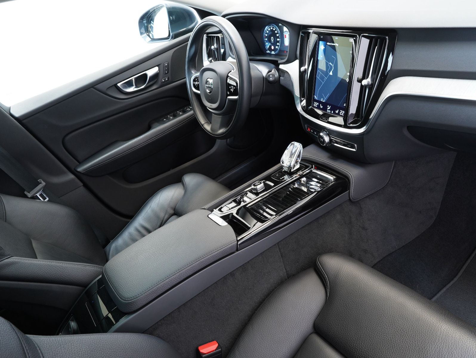 Fahrzeugabbildung Volvo V60 T6 AWD Recharge Plug-In Inscription ACC/AHK