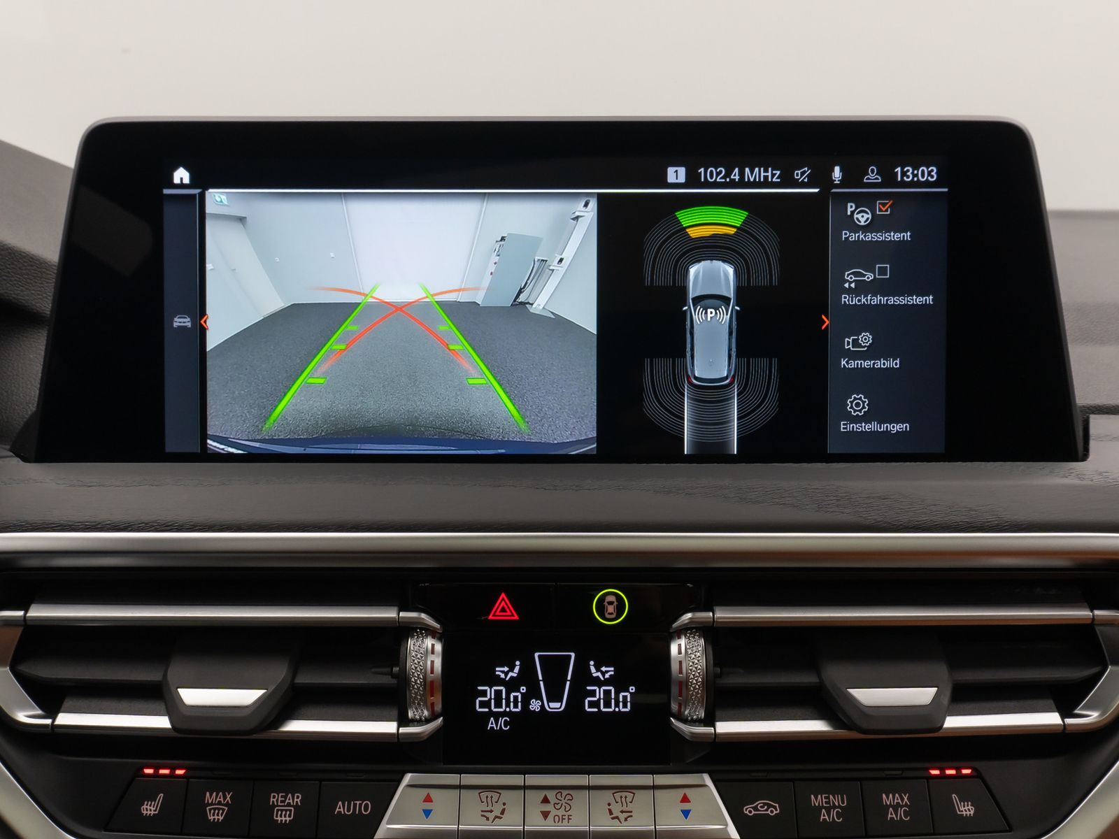 Fahrzeugabbildung BMW X3 xD20i Panorama Kamera HUD AHK Komfort Sport