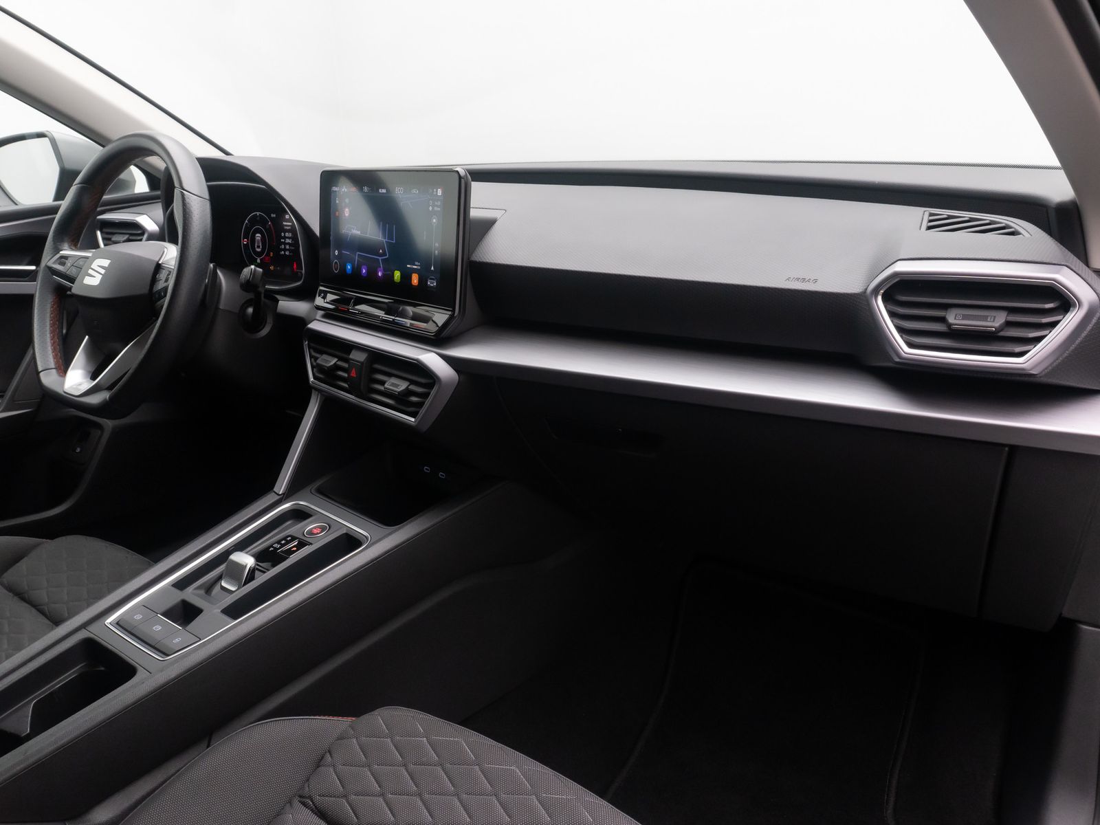 Fahrzeugabbildung SEAT Leon e-HYBRID FR Tempomat DigitDispl ParkAsssit