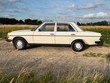 Mercedes-Benz Mercedes Benz W123 200 Benziner - Mercedes-Benz 200: W123
