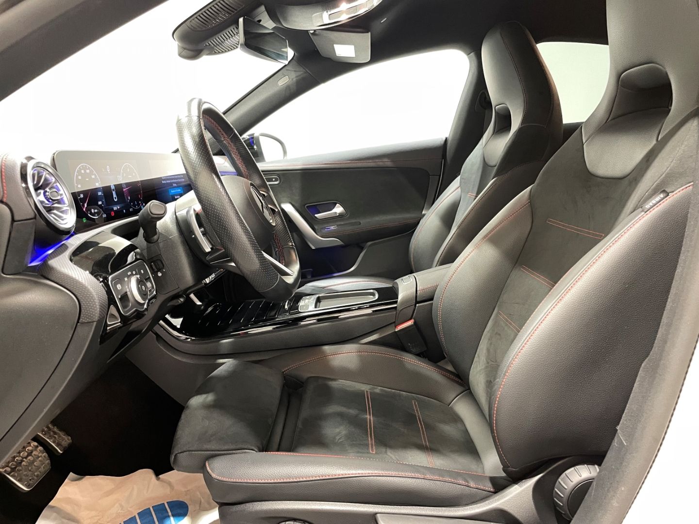 Mercedes-Benz CLA 200 d AMG-Line Automatik EU6d Leder Navi LED foto 5