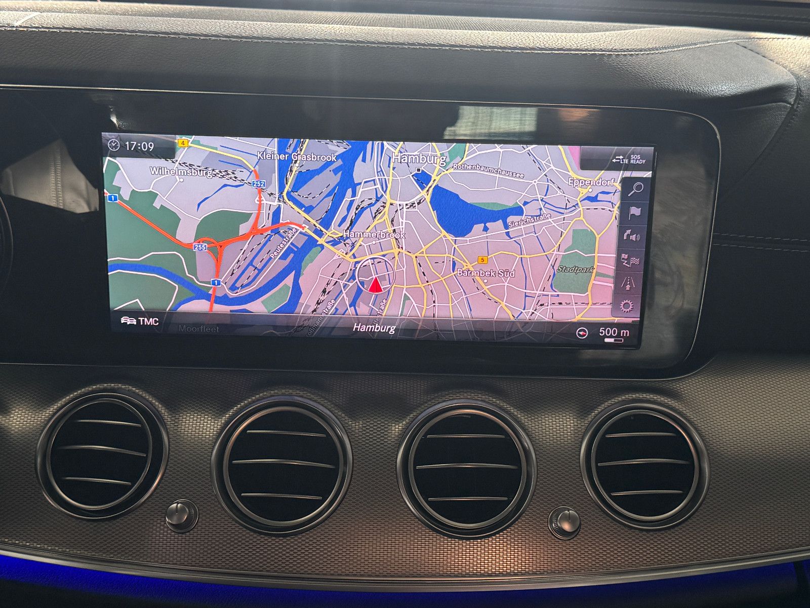 Fahrzeugabbildung Mercedes-Benz E 250 T 9GT 2X AMG LINE DISTRONIC MEMORY 20 ZOLL