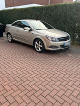 Opel Astra Twin Top. 1.9 tdi.2006. Cabrio - Opel Astra Twin top mit Diesel-Antrieb
