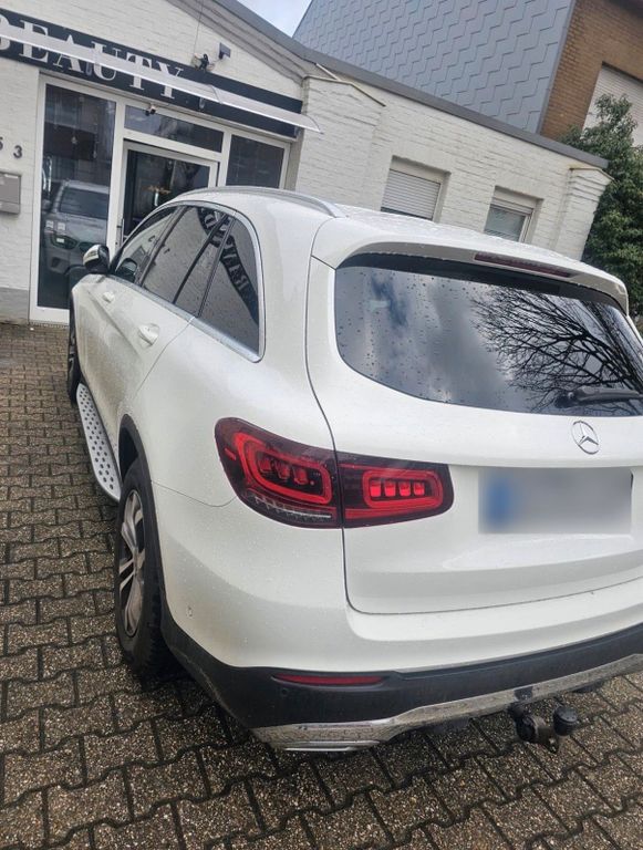 Image of Mercedes-Benz GLC 220