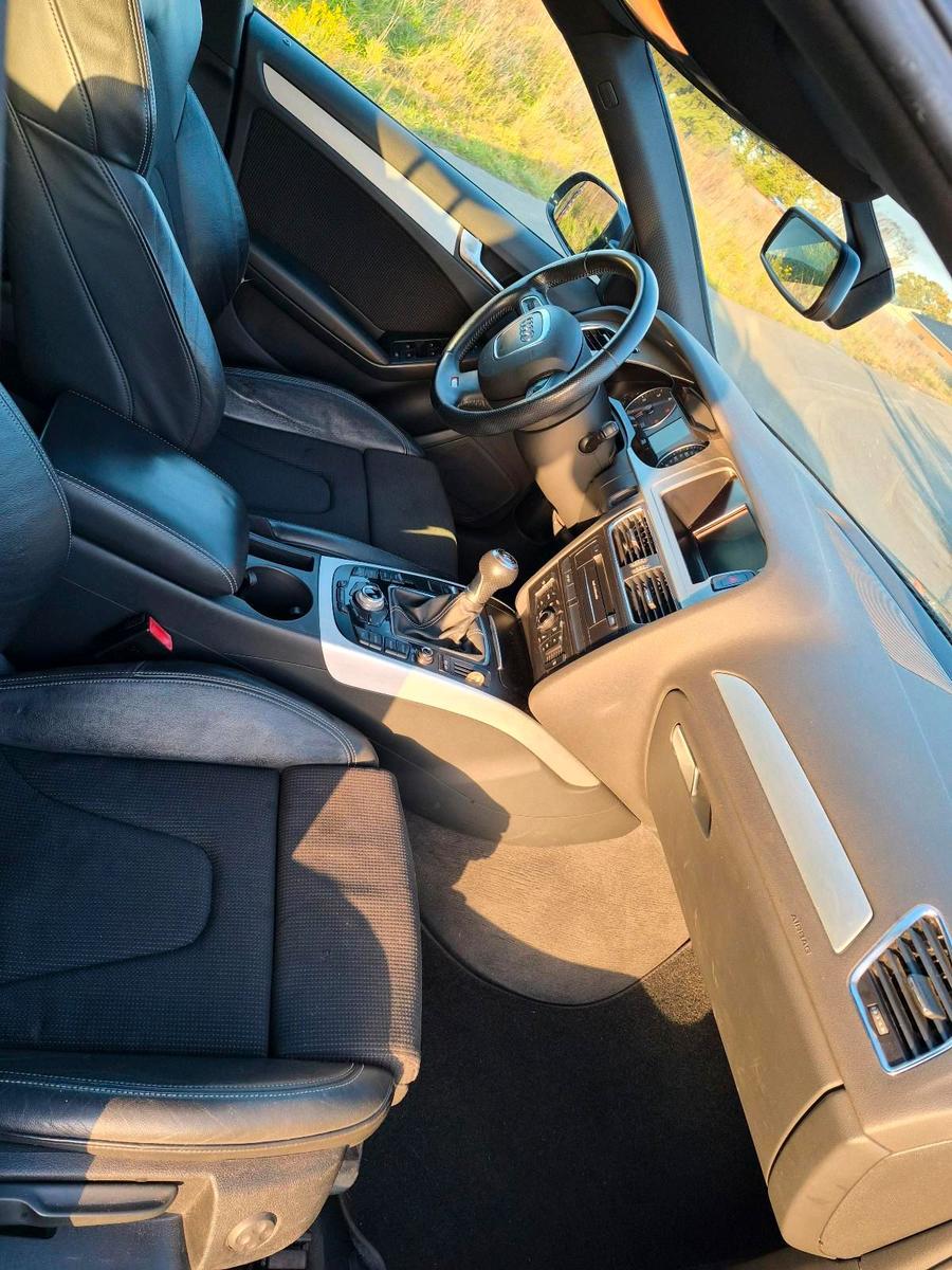 Audi A4 2010 — photo 10