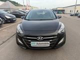 Hyundai i30 blue 1.6 CRDi 100kW Style - Hyundai i30: Crdi Style