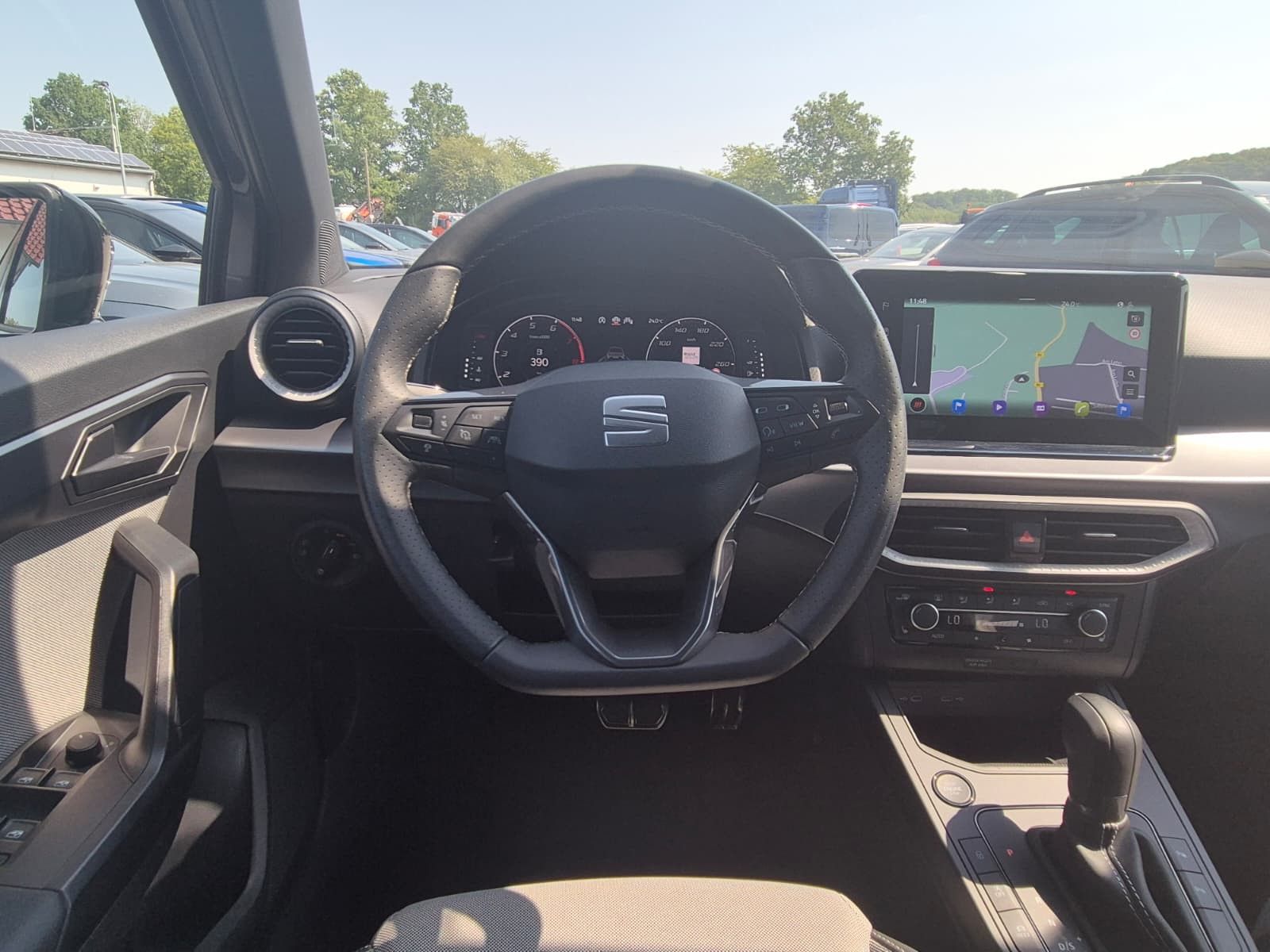Fahrzeugabbildung SEAT Arona 1.5 TSI DSG FR Black Edition*LED*ACC*AHK*