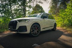 AUDI Q7 50 TDI competition plus*AHK*HU*B&O*PANO*VOLL AUDI Q7 50 TDI competition plus*AHK*HU*B&O*PANO*VOLL