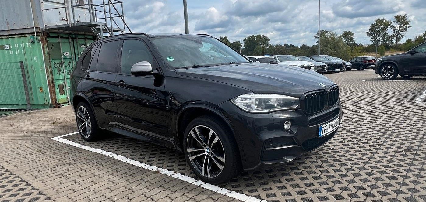 Fahrzeugabbildung BMW X5 M50d*RFK*XENON*PANO*H&K*NAVI*