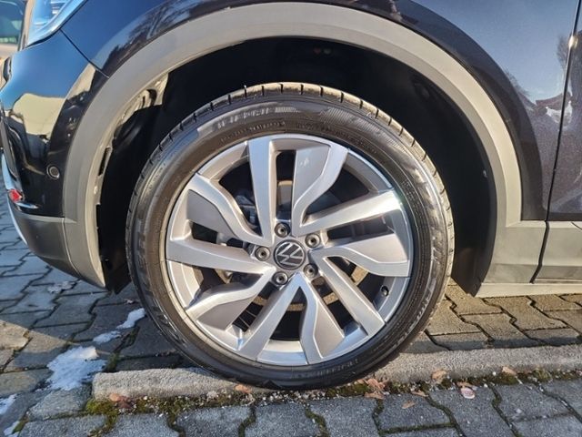 Fahrzeugabbildung Volkswagen T-Roc MOVE 1,5 TSI DSG NAVI AHK ACC DCP LED SHZ
