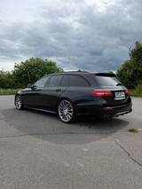 Mercedes-Benz E 53 AMG Mercedes-AMG E 53 4MATIC+ T Autom. ... - schwarze Mercedes-Benz E 53 AMG