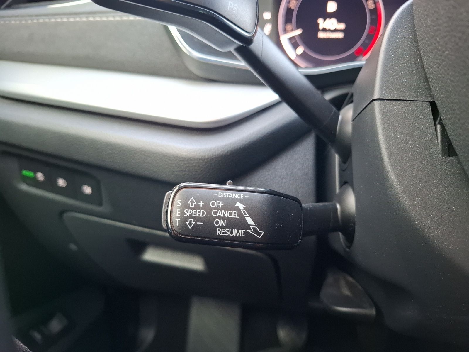 Fahrzeugabbildung SKODA Octavia Combi TSI Style Matrix Navi HUD ACC AHK