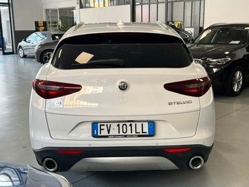 Alfa-Romeo Stelvio - 6