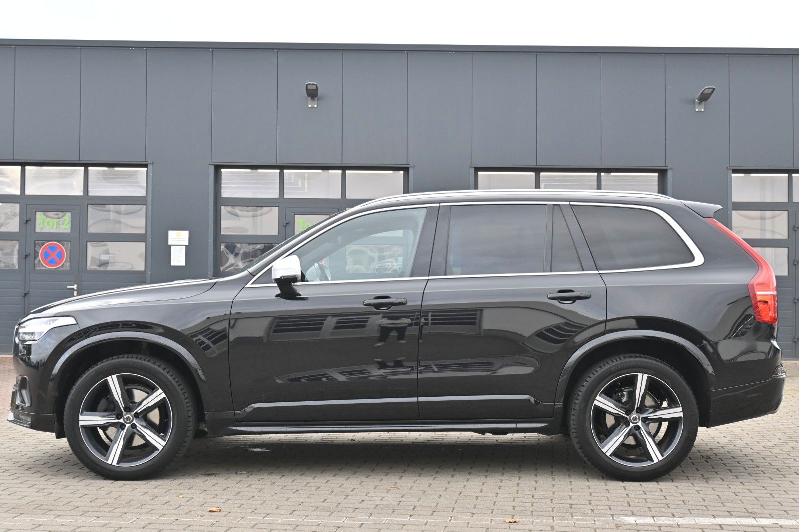 Fahrzeugabbildung Volvo XC90 D5 AWD*R Design*LUFT*PANO*7Si*LED