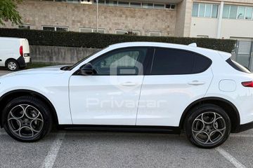 Alfa-Romeo Stelvio - 10