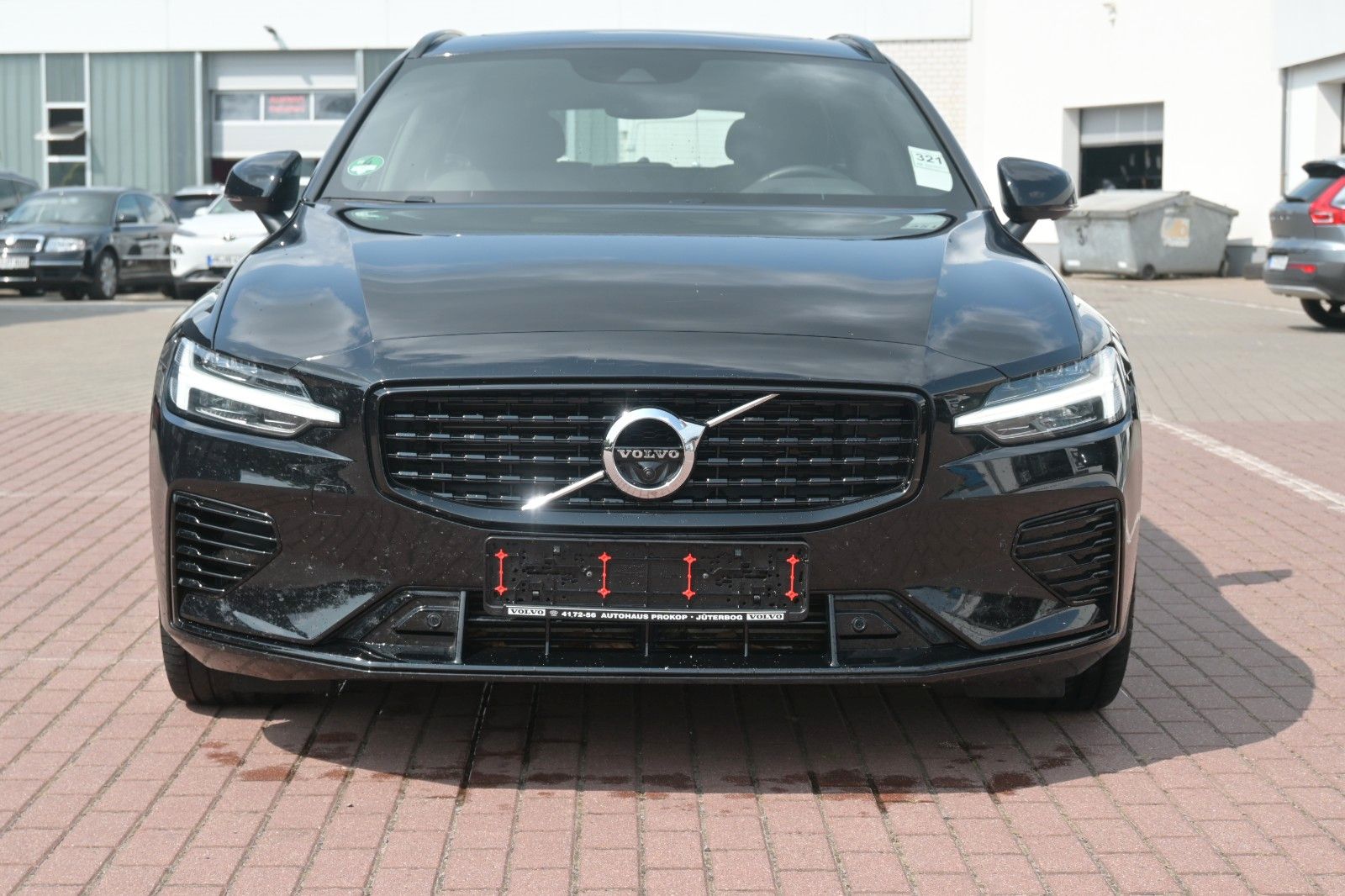 Fahrzeugabbildung Volvo Volvo V60 Recharge T8 AWD R-Design*PANO*360°*H/K