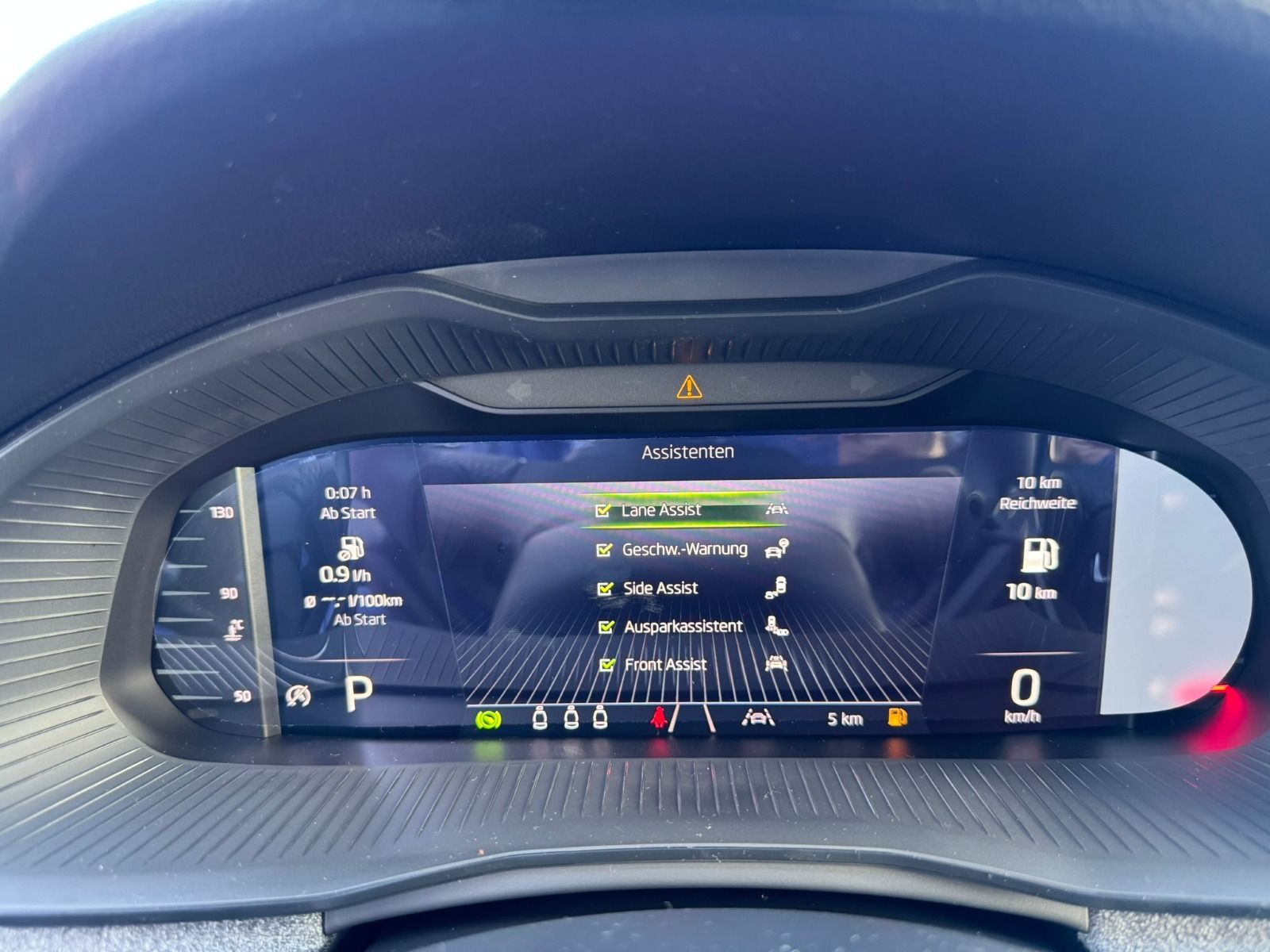 Fahrzeugabbildung SKODA Scala Tour DSG*Matrix*RFK*NAVI*SideAss*ACC*