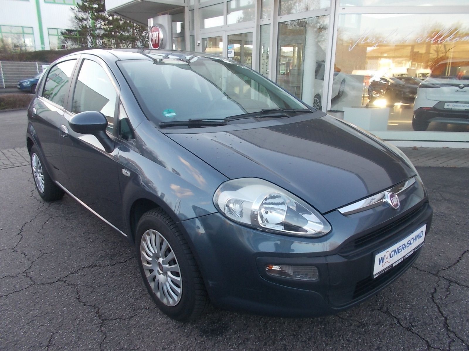 Fahrzeugabbildung Fiat Punto Evo 1.4 8V Dynamic AHK + mit Garantie
