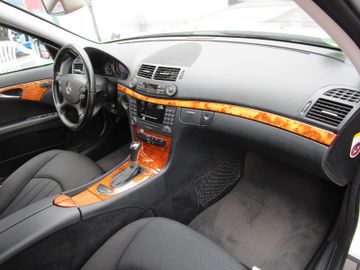 Mercedes E 200 - 8