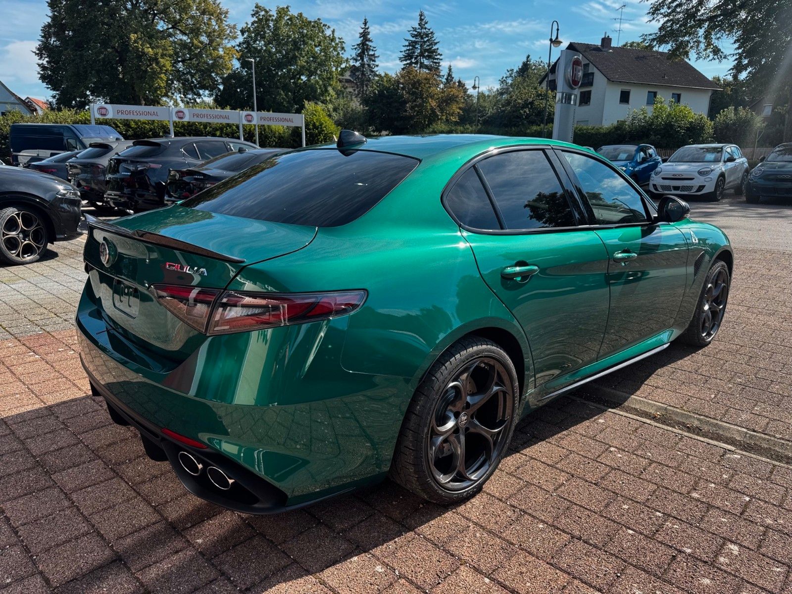Fahrzeugabbildung Alfa Romeo Giulia Quadrifoglio 520 PS MATRIX NAVI SITZHZG.