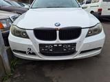 BMW 320 3 Touring 320i Alpinweiß 6-Gang Motor fest - BMW 320: 320i Motor
