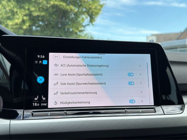 Golf VIII 1.0 eTSI Life DSG NAVI ACC STANDHZ LED