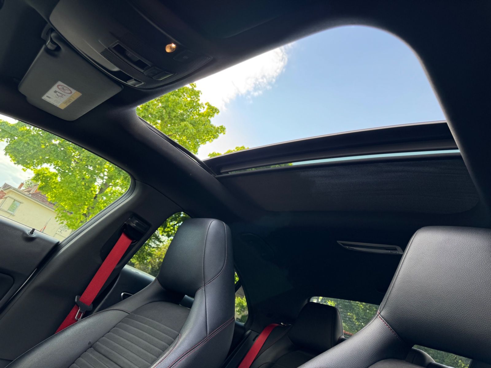 Fahrzeugabbildung Mercedes-Benz CLA 250 4Matic Sport AMG-Line Vollausstattung