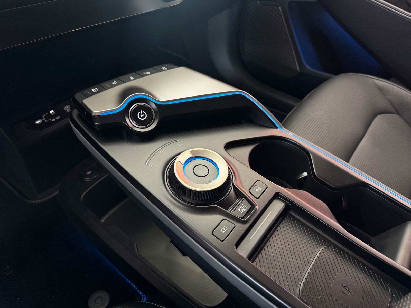 Fahrzeugabbildung Kia EV6 PE EARTH 84 RWD WP CO AS SD DR