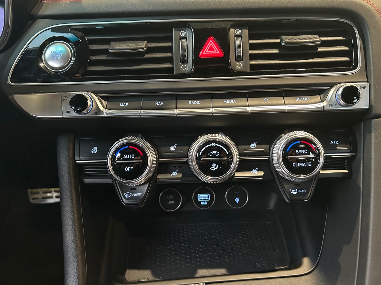 Fahrzeugabbildung Genesis G70  Shooting Brake2.2D AWD Sport Head Up D.