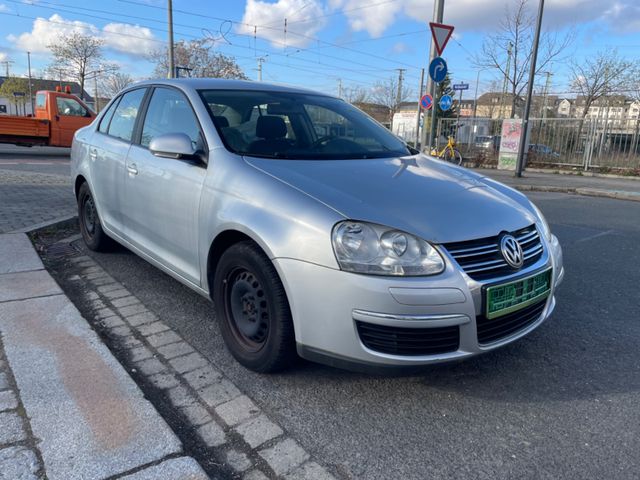 Volkswagen Jetta 1.6 FSI Trendline *2.Hand*PDC*Klima*ZV*