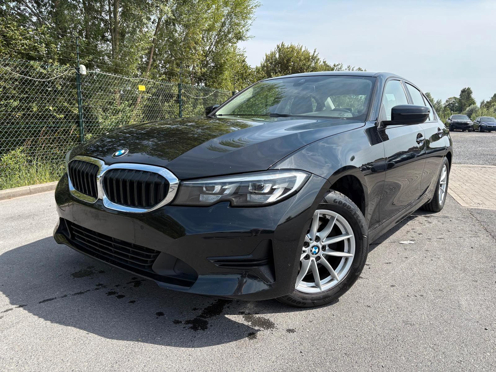 BMW 320iA Berline-PDC-Carplay-AHk