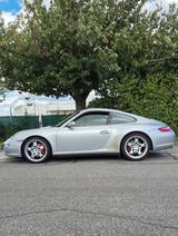 Porsche 997 Carrera 4S Coupé Carrera S - silberne Porsche 997