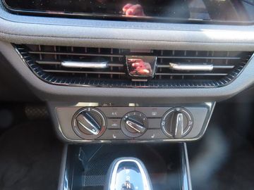 Fotografie 11 des Skoda FABIA Tour 1.0 DSG Navi LED ALU AHK