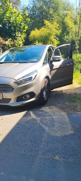 Ford S-Max Titanium AHK*Panorama*Sport*7Sitzer - Ford S-Max in Bonn