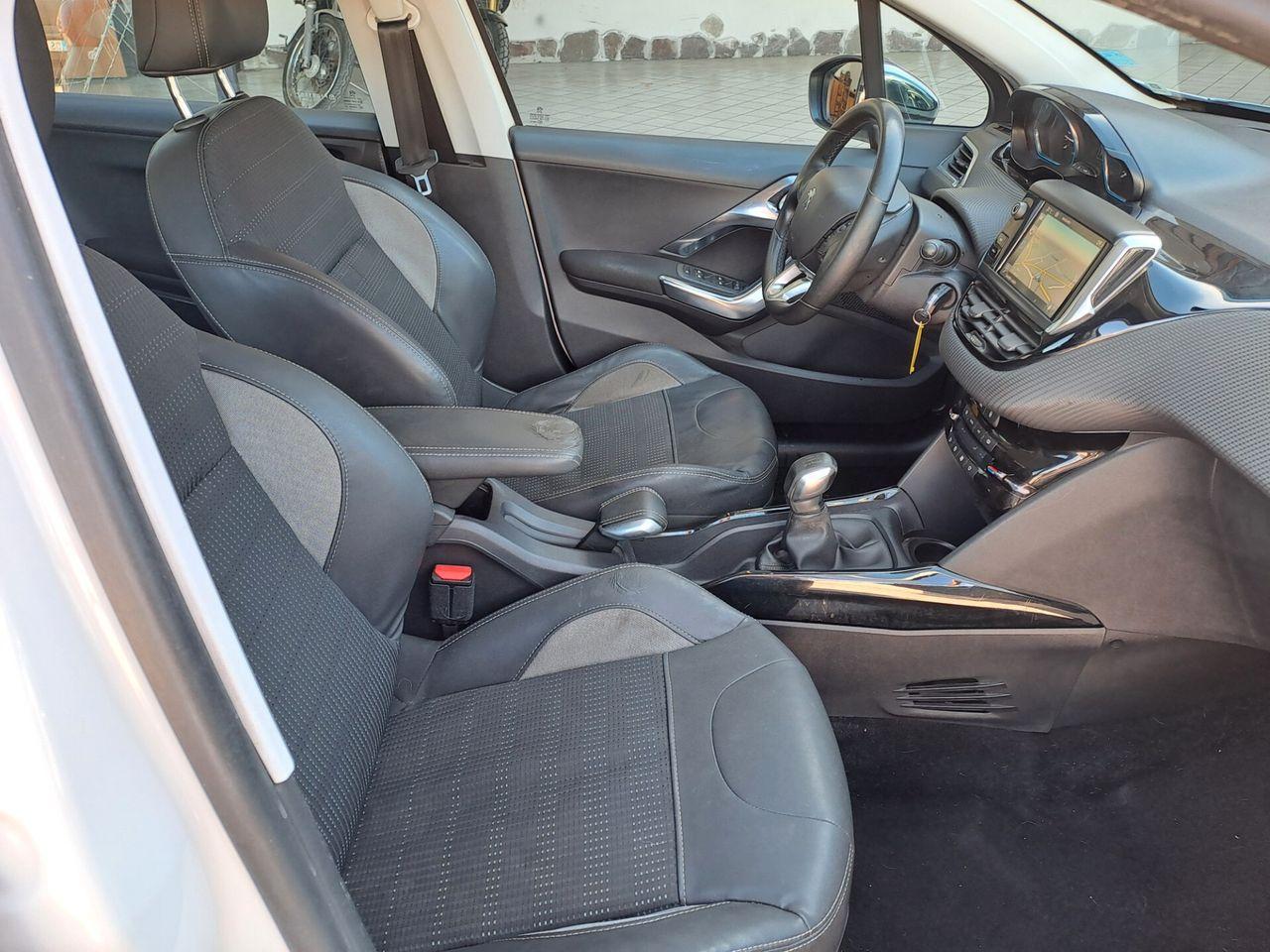 Peugeot 2008 2015 — photo 13