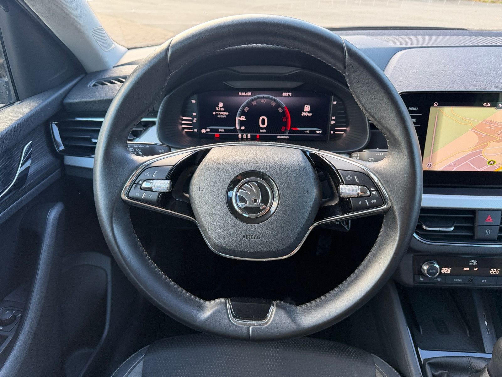 Kamiq Tour Navi CarPlay Sitzheizung PDC Tempomat