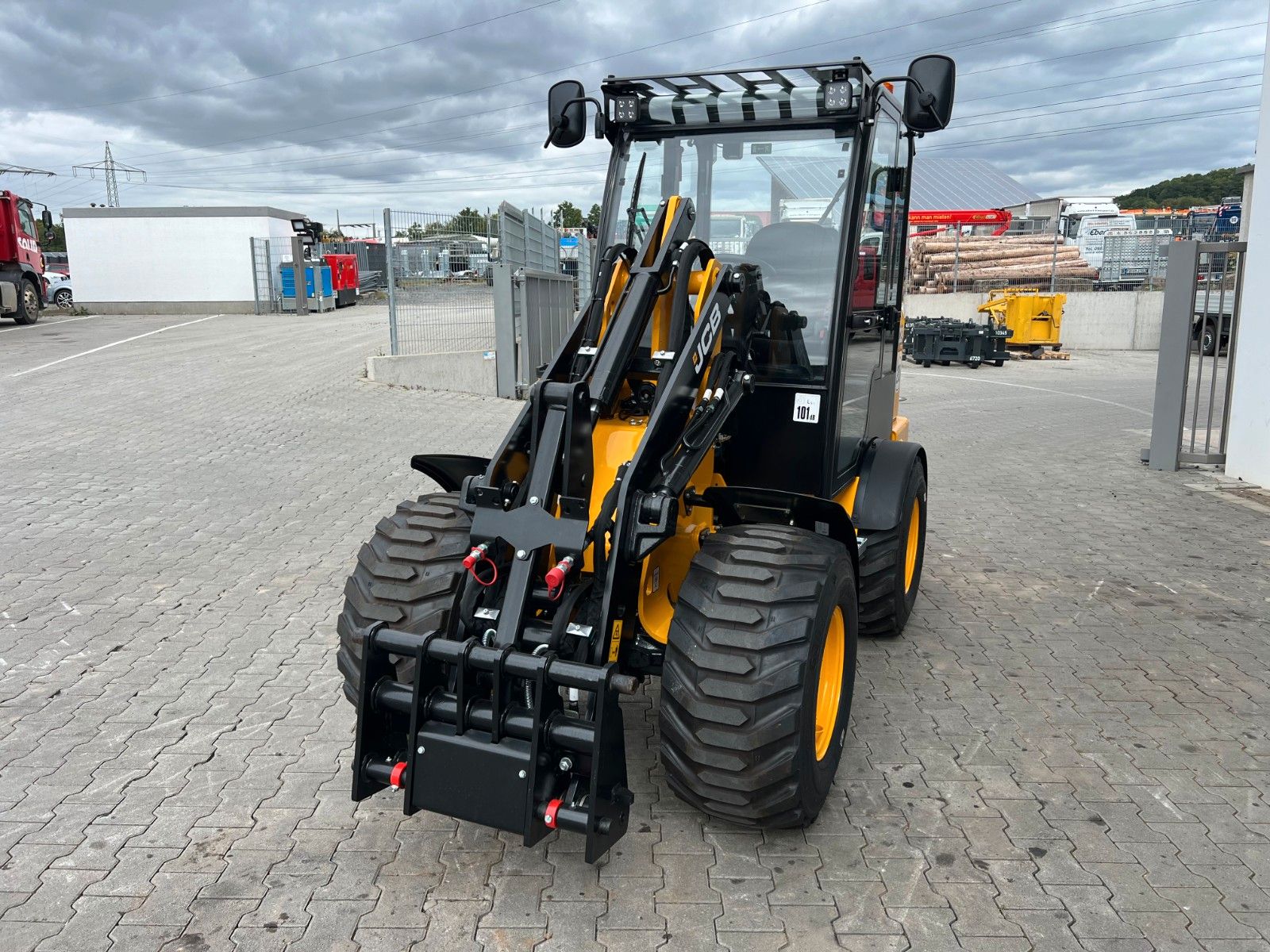 Fahrzeugabbildung JCB 403 Plus / Neufahrzeug / 2025 / Gabel / Schaufel