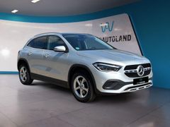 Fahrzeugabbildung Mercedes-Benz GLA 200d Style MULTIBEAM PANO RFK 8-Fach Bereift