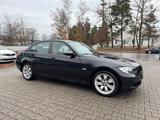 BMW E90 318i - BMW 318 aus 2005: 318i