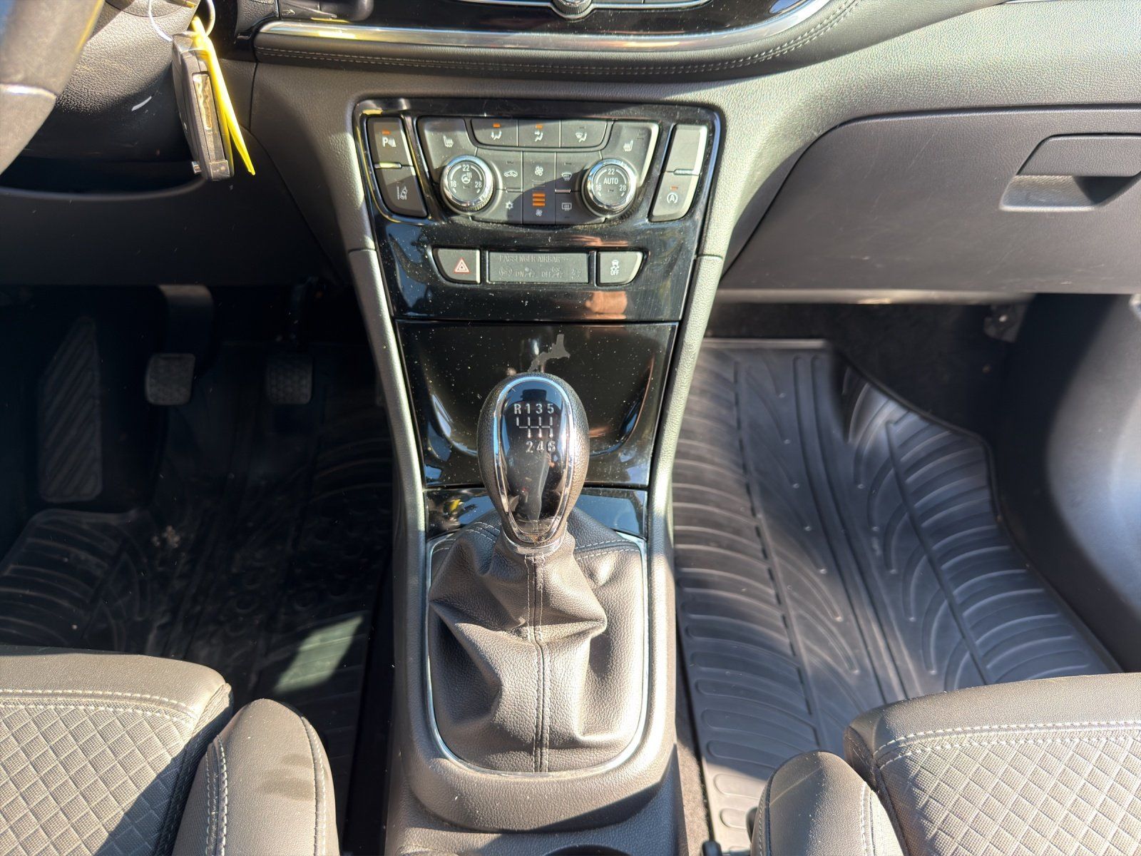 Fahrzeugabbildung Opel Mokka X 1.4 Turbo Color Innovation/AHK/PDC/