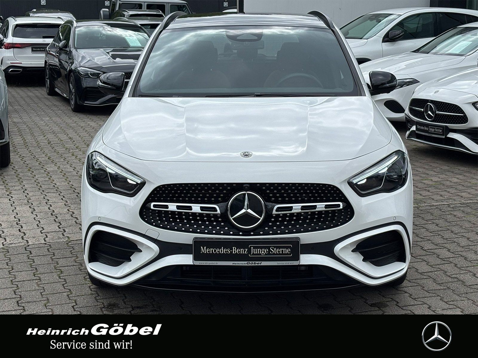 Fahrzeugabbildung Mercedes-Benz GLA 220 d 4M AMG*PANO*AHK*DISTRONIC*360°K*20ZOLL