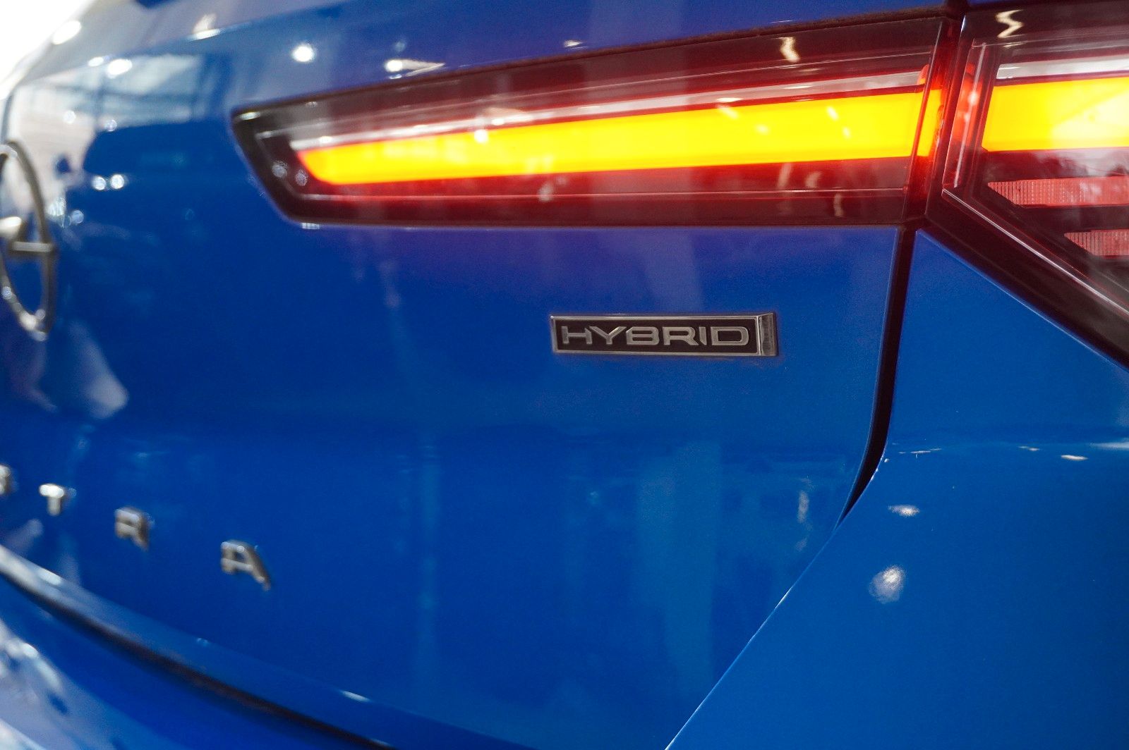 Fahrzeugabbildung Opel Astra L Lim. 1.6 HYBRID ELEGANCE NAVI/LED/SH/AHK