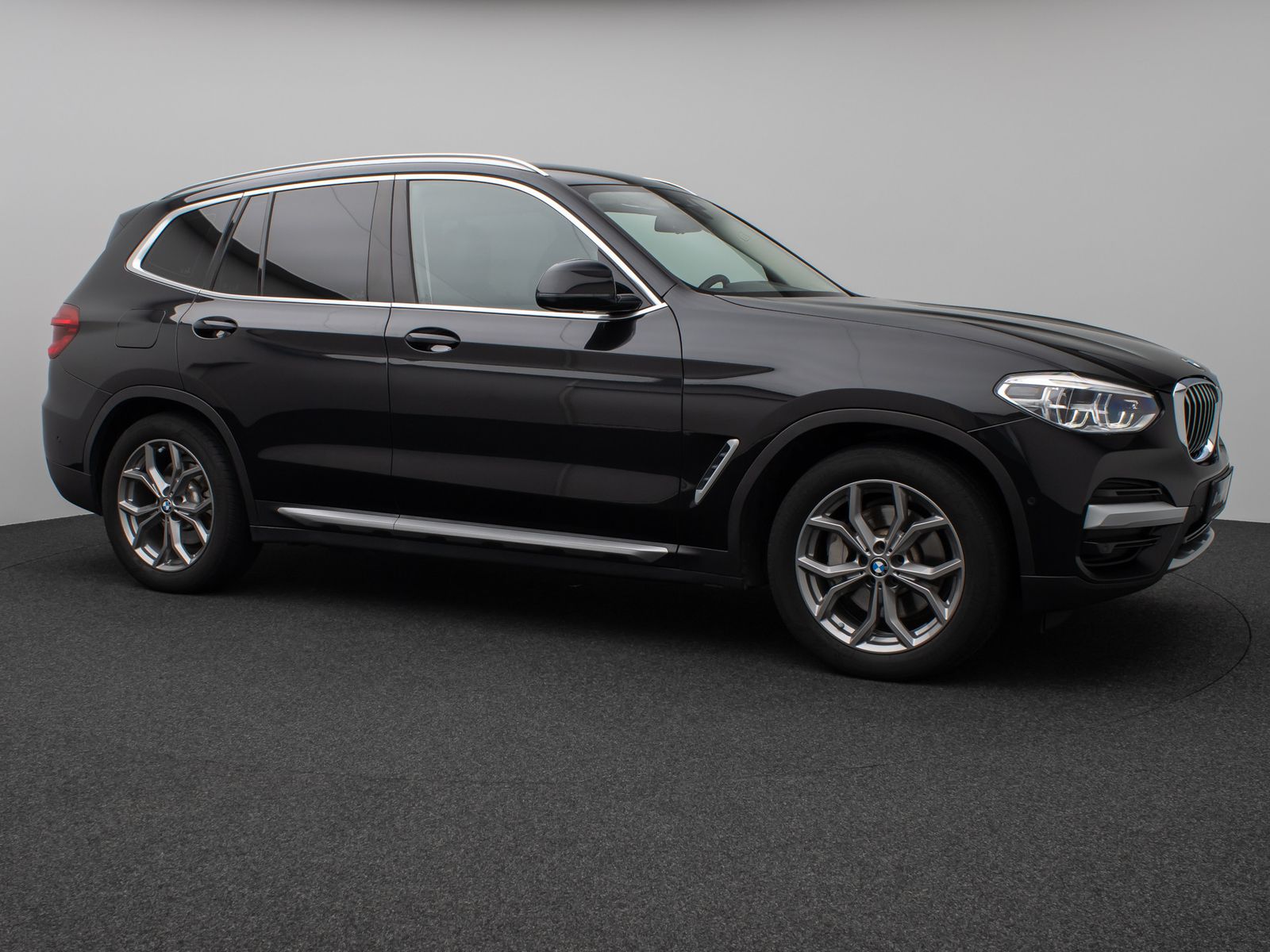 Fahrzeugabbildung BMW X3 xD30e xLine Kamera DAB HiFi Komfort Sport LED
