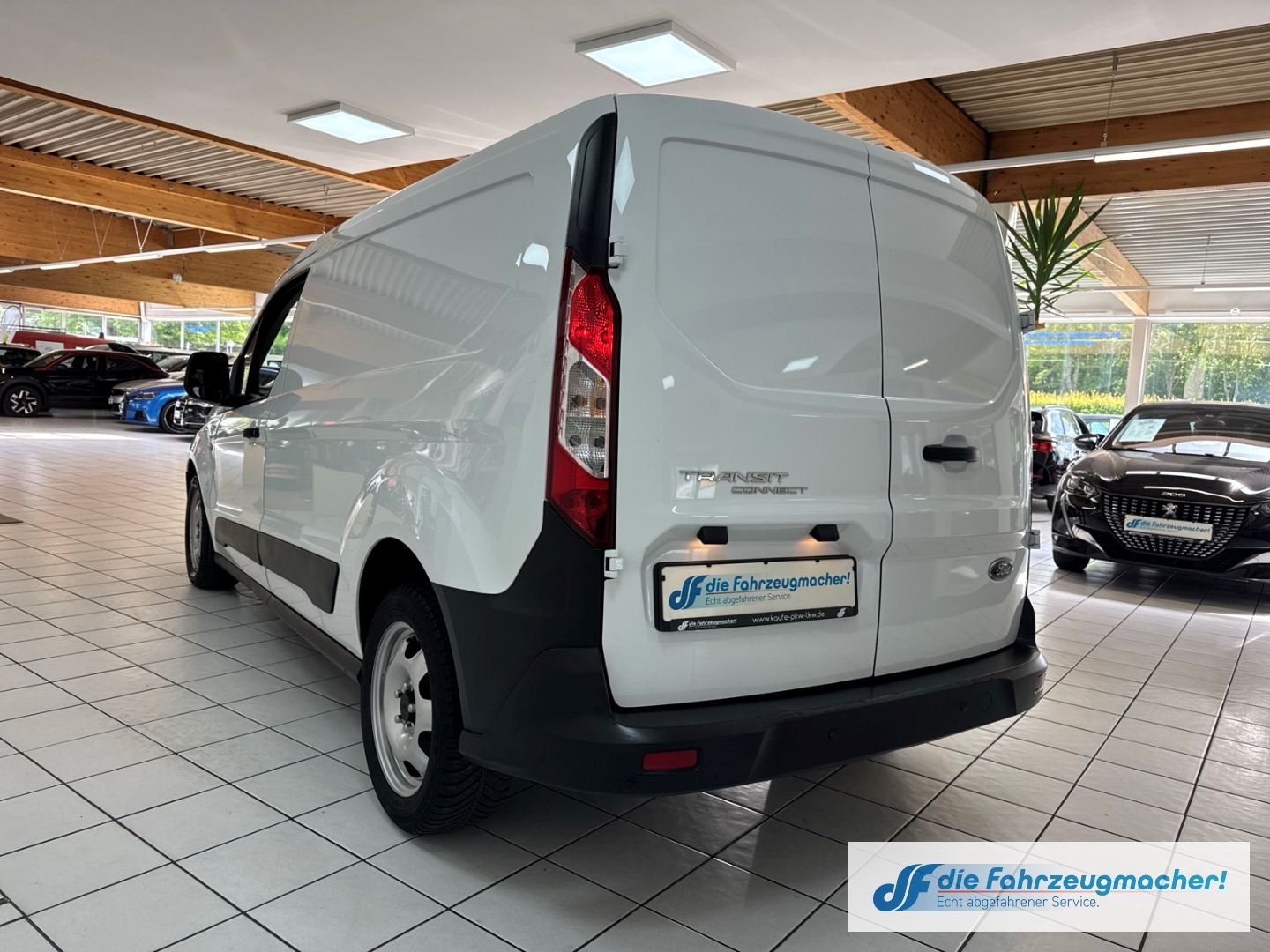 Fahrzeugabbildung Ford Transit Connect Kasten lang Kurvenlicht DAB SHZ
