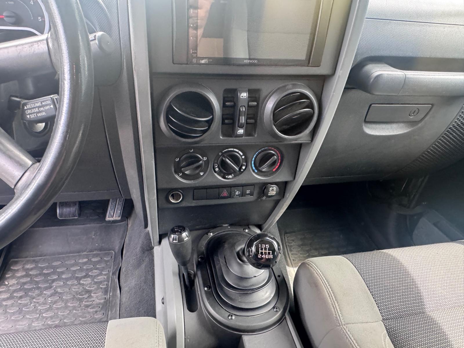 Jeep Wrangler Unlimited Sport 2.8 CRD 177 ch BVM 4x4 / Sièges chauffants / Xénon / Attelage 3,5 t / Jantes alliage